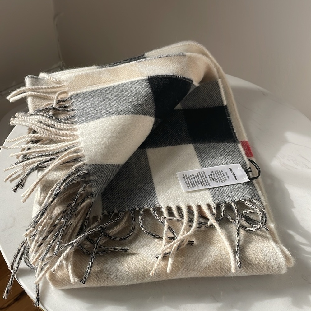 NWT BURBERRY Reversible cashmere scarf with Check monogram Natural White UNISEX - Picture 6 of 6